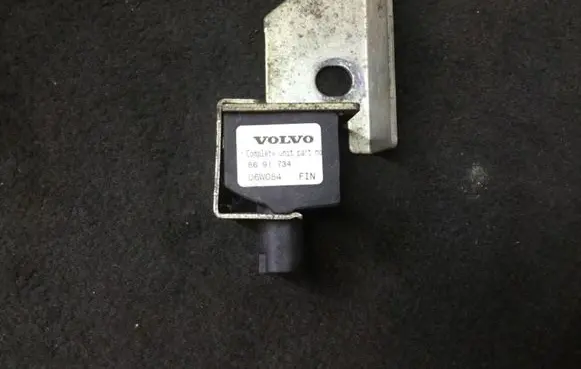 Volvo S60 Airbag deployment crash/impact sensor 8691734