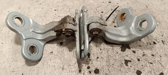 Jaguar XE Front door hinge set CPLA228A66AC CPLA228A64AD