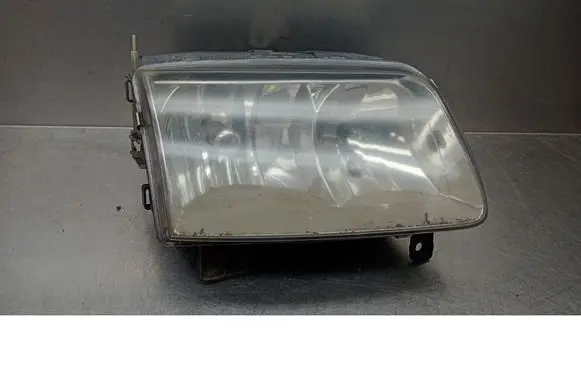 Volkswagen Polo III 6N 6N2 6NF Front reflector 