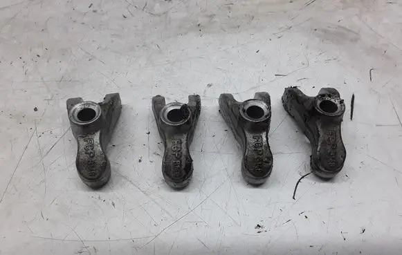 Opel Vectra C Fuel Injector clamp holder