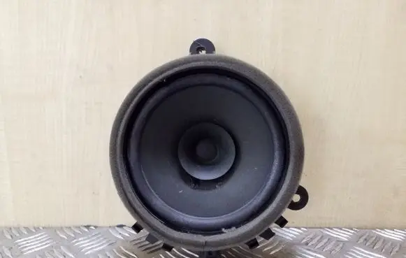 Volvo XC70 Front door speaker 30657444
