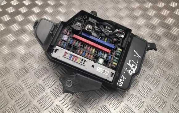 Lexus RX 450H Fuse box set 8264448021