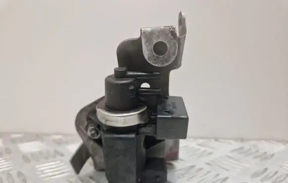 BMW 5 E60 E61 Turbo solenoid valve 40100 40100PA66G