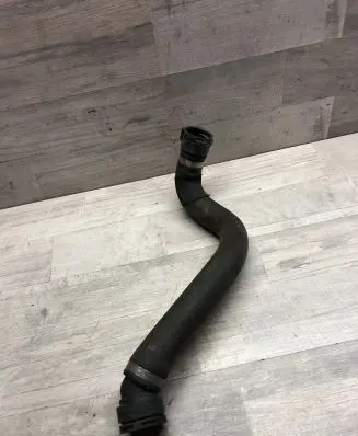 BMW 5 G30 G31 Engine coolant pipe/hose 8602603