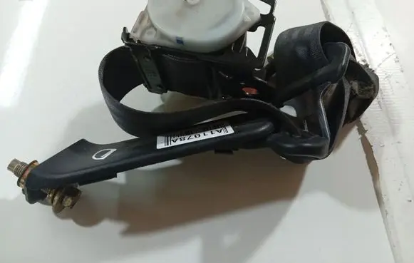 Honda Jazz Rear seatbelt 0431090