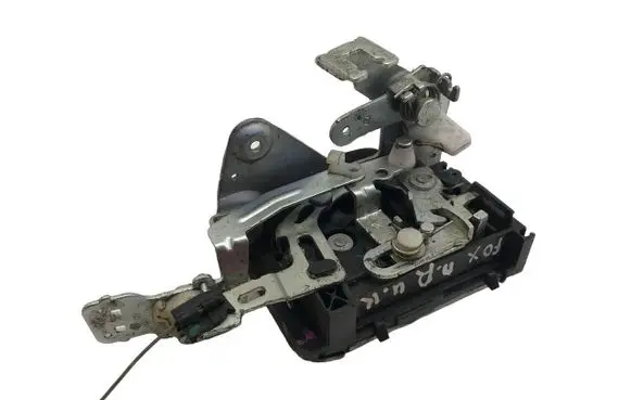 Volkswagen Fox Front door lock 5Z2837014F