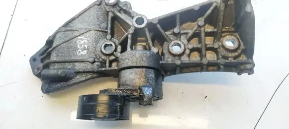 Nissan Qashqai Engine mounting bracket 8200669495