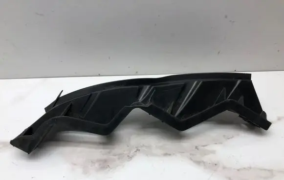 Volkswagen PASSAT B6 Front bumper mounting bracket 3C0807890