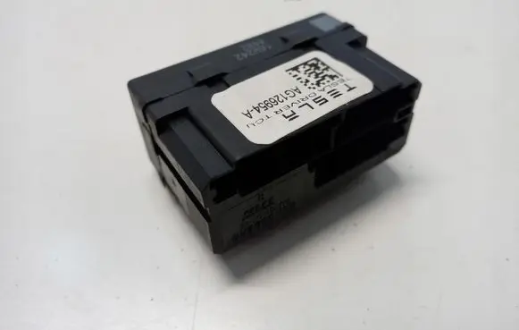 Tesla Model S Seat heating relay AG126954-A