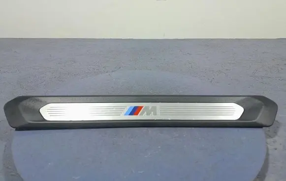BMW X3 E83 Foot area side trim 8068487