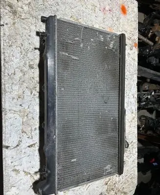Subaru Legacy Radiator set 080714
