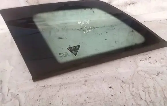 Opel Astra H Rear side window