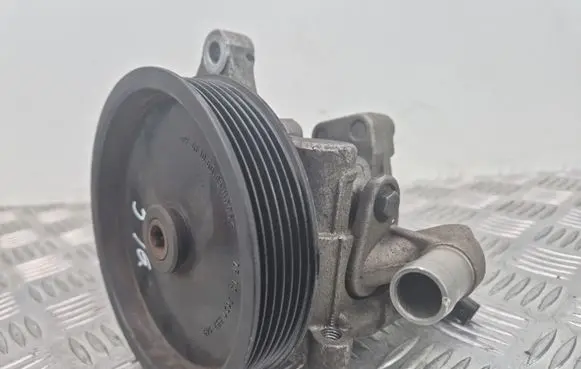 Mercedes-Benz E W212 Power steering pump A0064666801