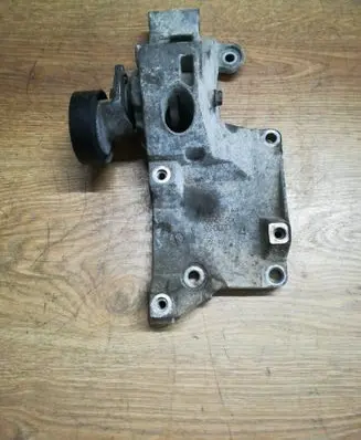 Volkswagen Polo IV 9N3 A/C compressor mount bracket 038903143AG