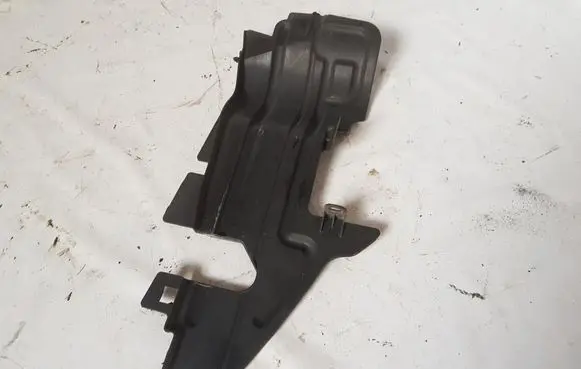 Toyota Avensis T250 Other engine bay part 5329305040