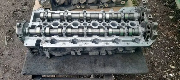 Volvo XC90 Engine head 30731988 30731988009