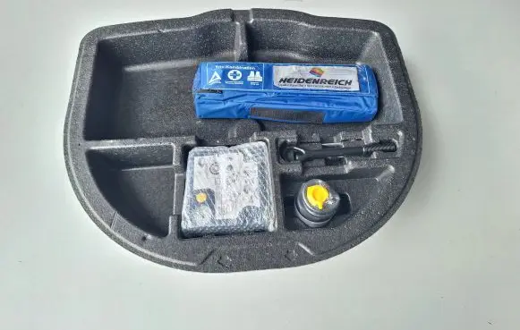 Hyundai i30 Glove box in trunk 09149G4900