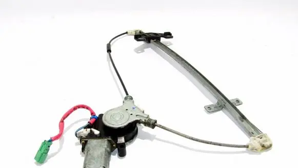 Honda CR-V Rear window lifting mechanism without motor