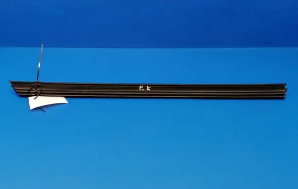 Mercedes-Benz E W212 Rubber seal front coupe door window A21272509