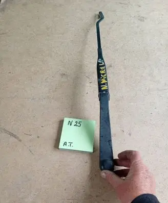 Nissan Micra Front wiper blade arm 8756354