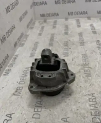 BMW 5 F10 F11 Engine mount bracket 6860233