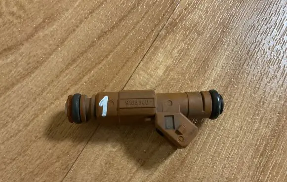 Volvo V70 Fuel injector 0280155831