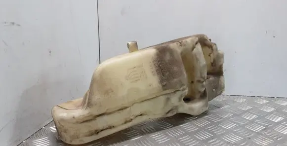 Windshield washer fluid reservoir/tank