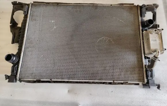 Volvo V60 Coolant radiator 30792231