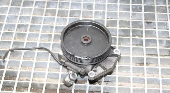 Mercedes-Benz CLK A209 C209 Power steering pump A0054661701