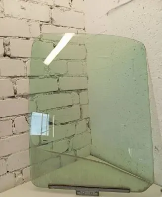 Iveco Daily 35.8 - 9 Front door window glass four-door 43R001099 DOT37AS2M47