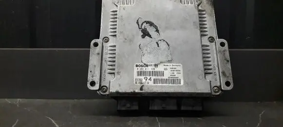Audi A4 S4 B6 8E 8H Engine control unit/module ECU 0281011339