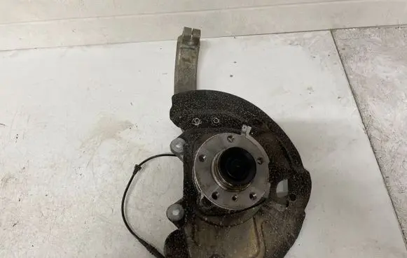 BMW X5 F15 Front wheel hub spindle knuckle 6869870