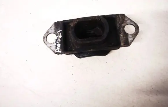 Nissan Qashqai Engine mount bracket 8200359147 8200395661