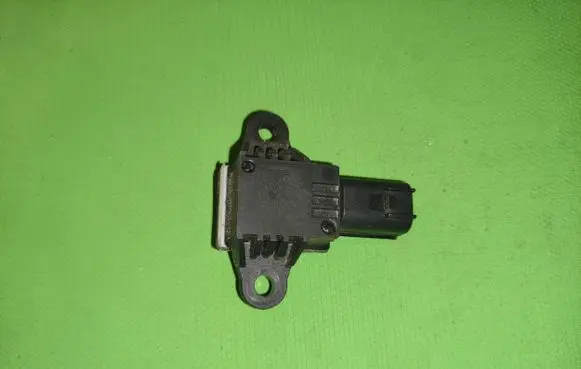 Ford B-MAX Airbag deployment crash/impact sensor DG1314C676AA G1038190 90989571