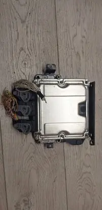 Citroen C5 Engine control unit/module 0281010641