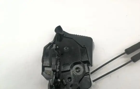 Toyota Prius (XW50) Front door lock U3111130F3
