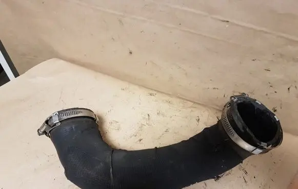 Audi A5 8T 8F Intercooler hose/pipe 8K0145709E