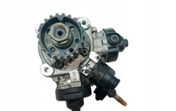 Audi A4 S4 B8 8K Fuel injection high pressure pump 0445010640