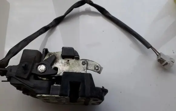 Mazda 626 Rear door lock