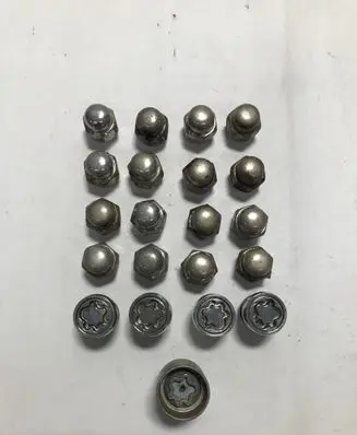 KIA Sorento Anti-theft wheel nuts and lock 
