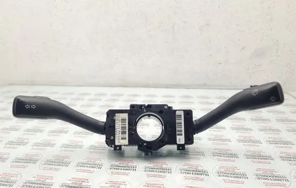 Wiper turn signal indicator stalk/switch