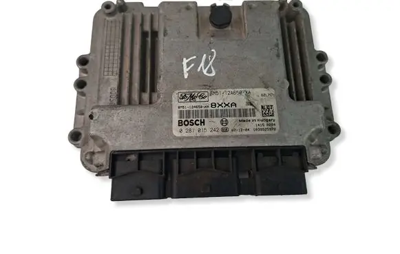 Ford Focus Engine control unit/module 8M5112A650XA 0281015242