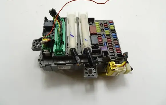 Honda Civic IX Fuse module TV0E230 120329 0E0Y0
