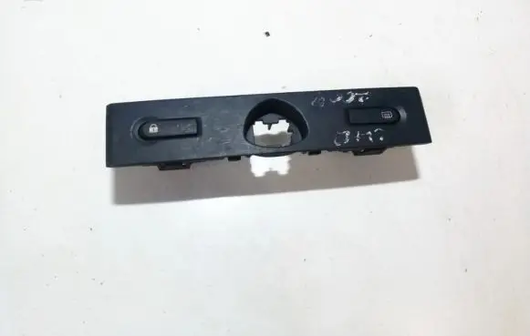 Renault Clio III Windscreen/window heater switch r6195340 8200071224