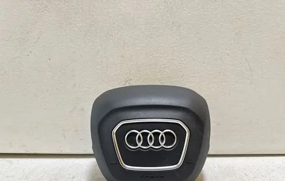 Audi Q7 4M Steering wheel airbag 4M0880201C