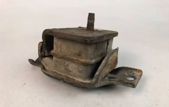 Subaru Forester SF Engine mount bracket 41022FA090
