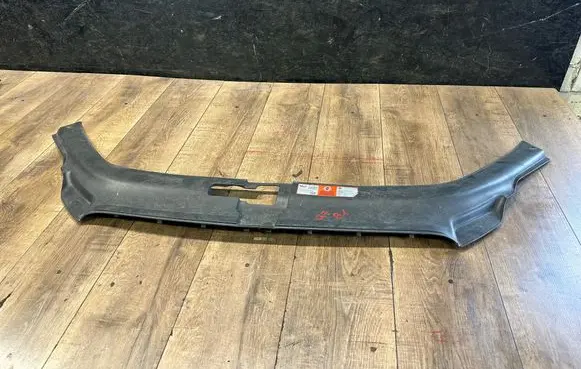 Radiator trim