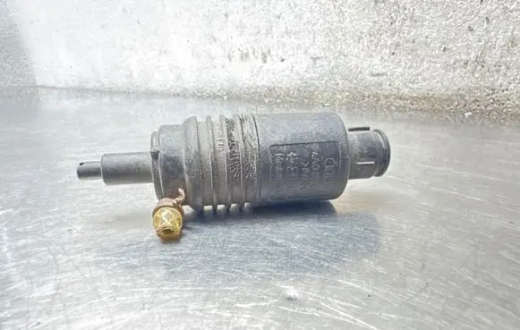 Audi 100 S4 C4 Windscreen/windshield washer pump 4A0955651