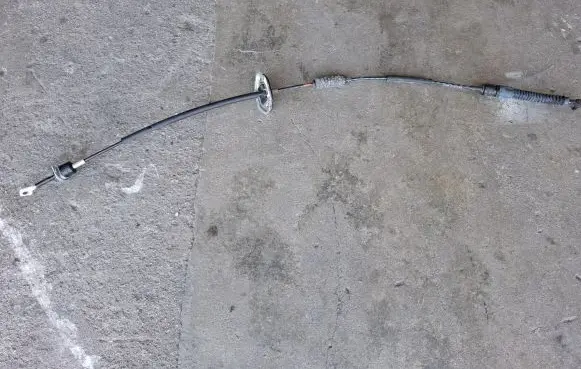 Gear shift cable linkage