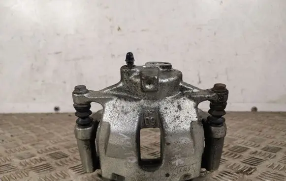 Toyota C-HR I Front brake caliper 3187